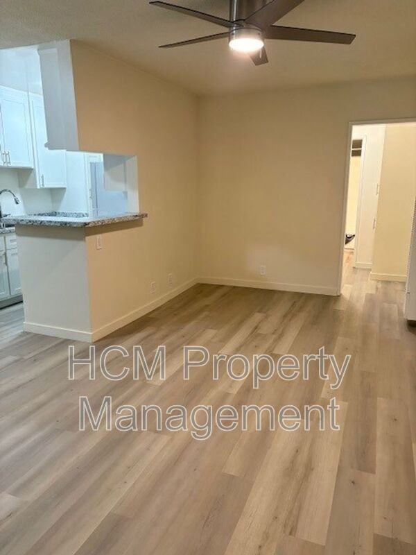 1843 7th St #8 - Photo 6 of 15