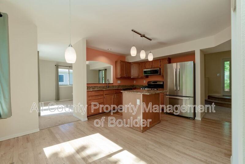 1288 Redwood Ave - Photo 7 of 31