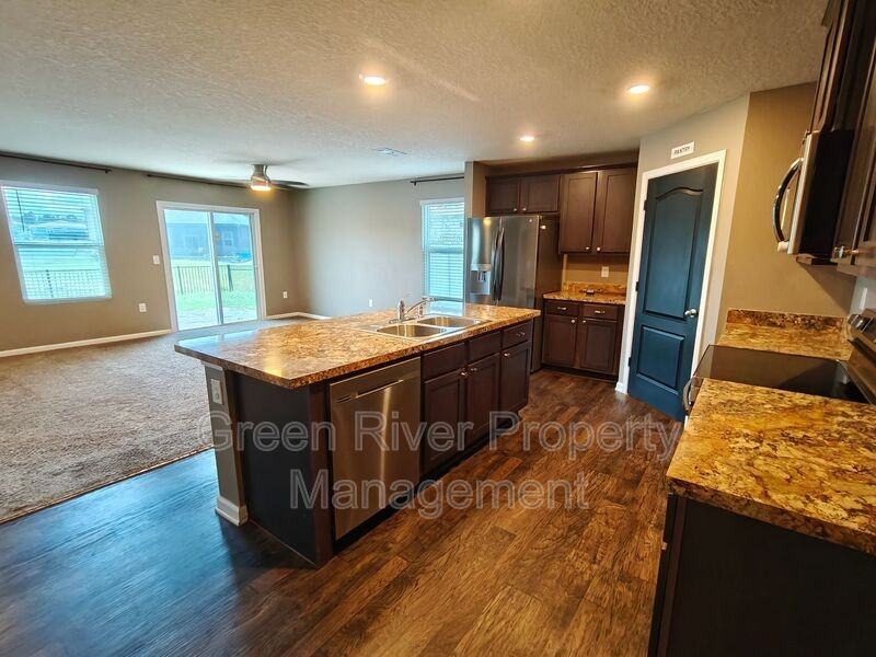 3650 Shiner Dr - Photo 7 of 50