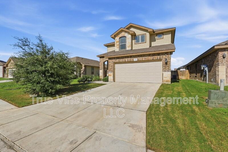 114 Katy Way - Photo 2 of 33