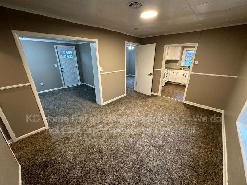 1200 E 23rd St S - Photo 4 of 34