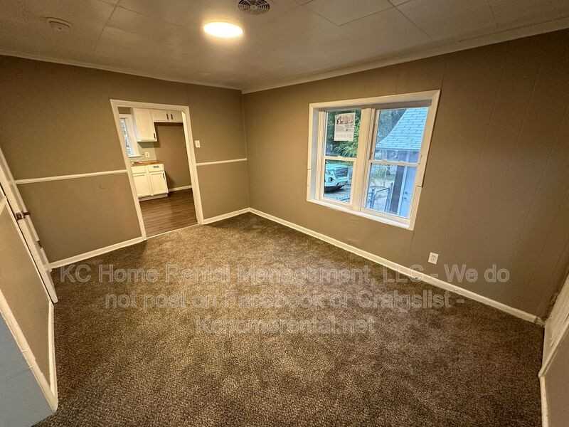 1200 E 23rd St S - Photo 7 of 34