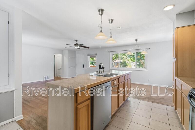 2279 Kendall St - Photo 3 of 20