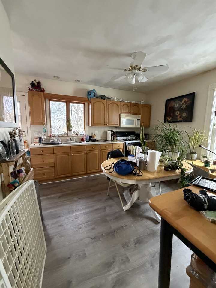 43 Surrey St #2 - Photo 5 of 6