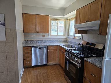 425 West Avenue - Photo 7 of 12