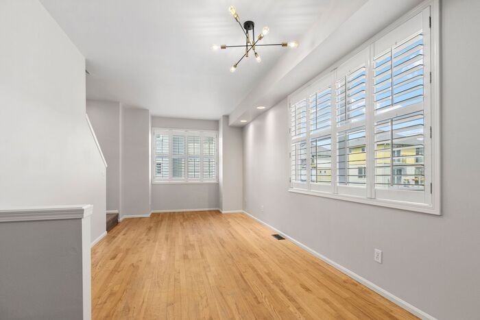 3047 60th Ave Sw - Photo 2 of 50