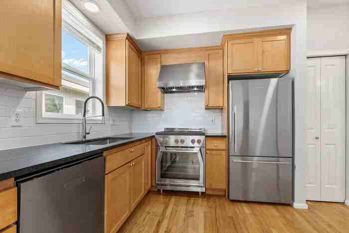 3047 60th Ave Sw - Photo 3 of 50
