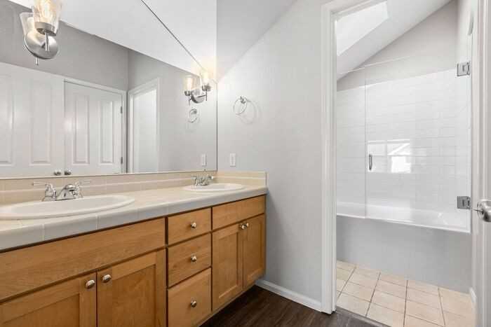 3047 60th Ave Sw - Photo 4 of 50