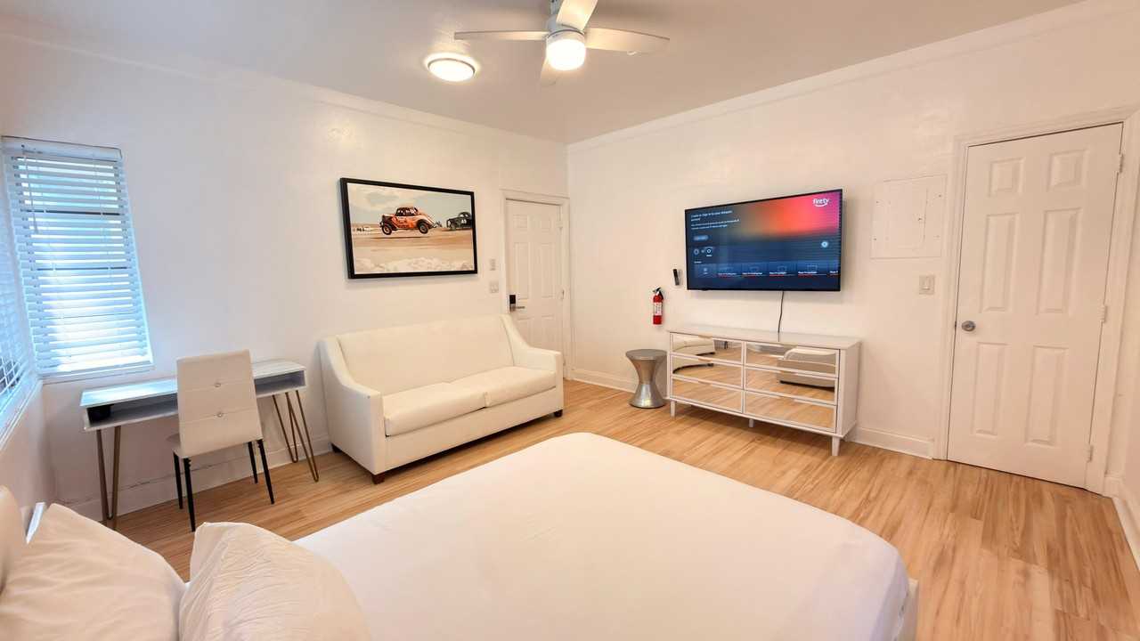 545 Michigan Ave #5