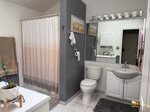 325 Bingham Circle - Photo 2 of 10