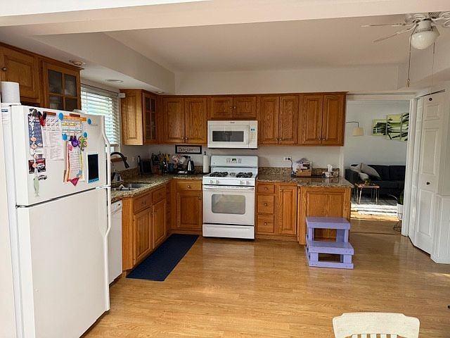 325 Bingham Circle - Photo 5 of 10