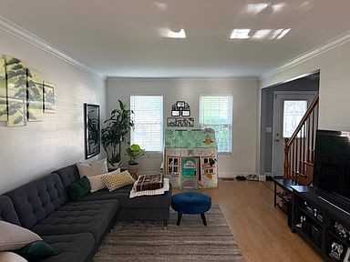325 Bingham Circle - Photo 7 of 10