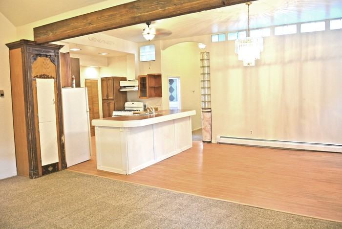 780 Juniper St - Photo 3 of 17