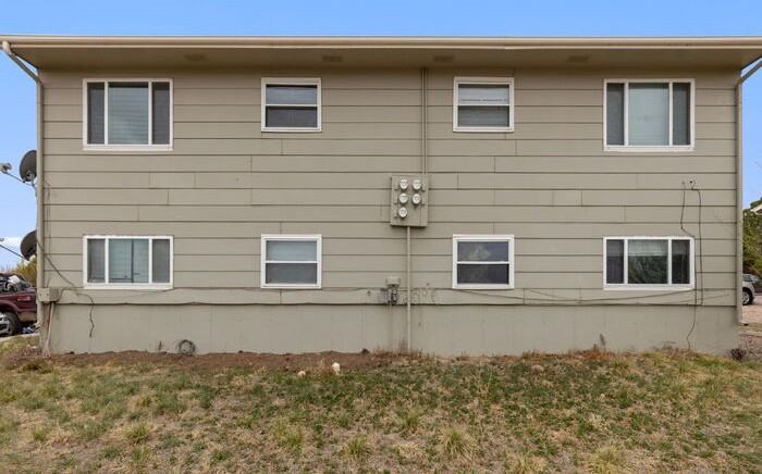 1163 Cree Dr #3 - Photo 3 of 33