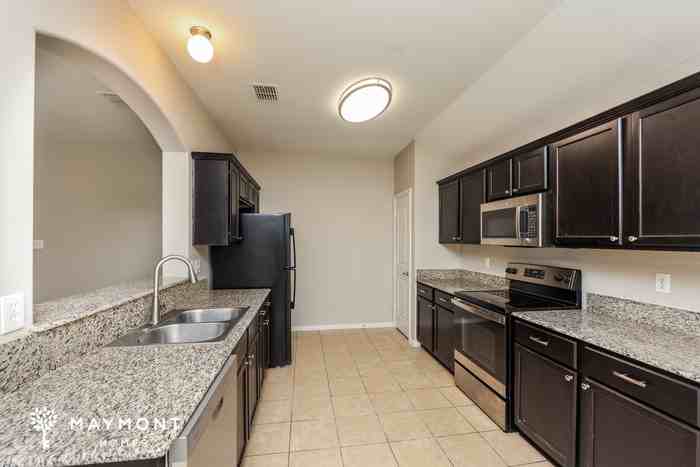 932 Haley Dr - Photo 7 of 13