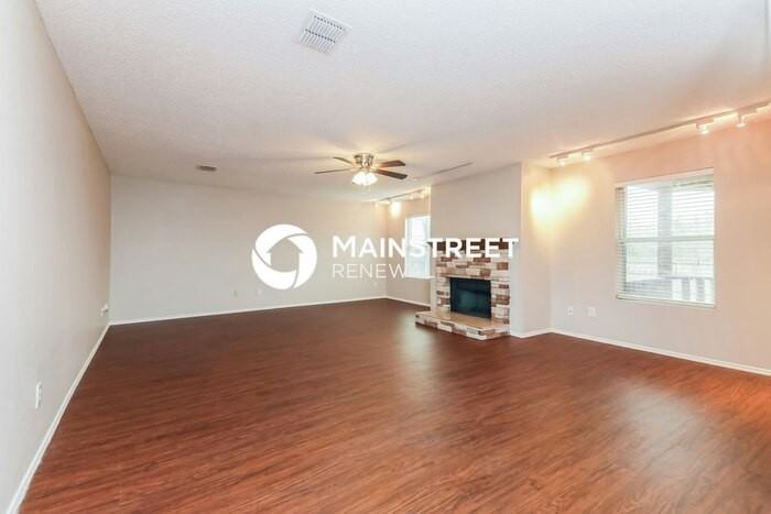 1673 Chesterwood Dr - Photo 3 of 15