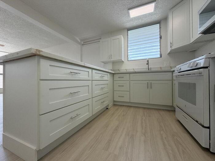 3207 Martha St #302 - Photo 3 of 5