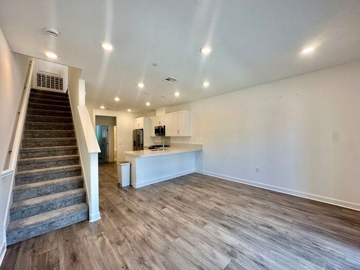 2055 Vela Ln #3220L - Photo 3 of 33