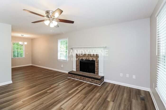 413 Braxton Dr - Photo 5 of 25