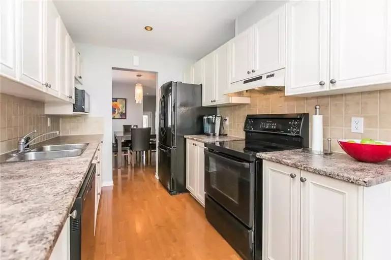 2267 Silverado Cres - Photo 6 of 15