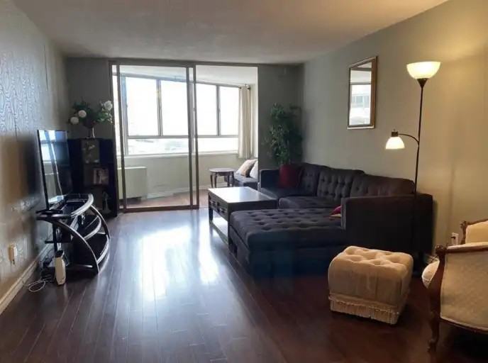 260 Queens Quay W #707 - Photo 4 of 11