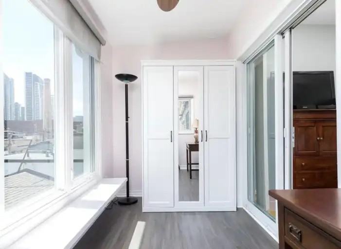 119 Niagara St - Photo 5 of 10
