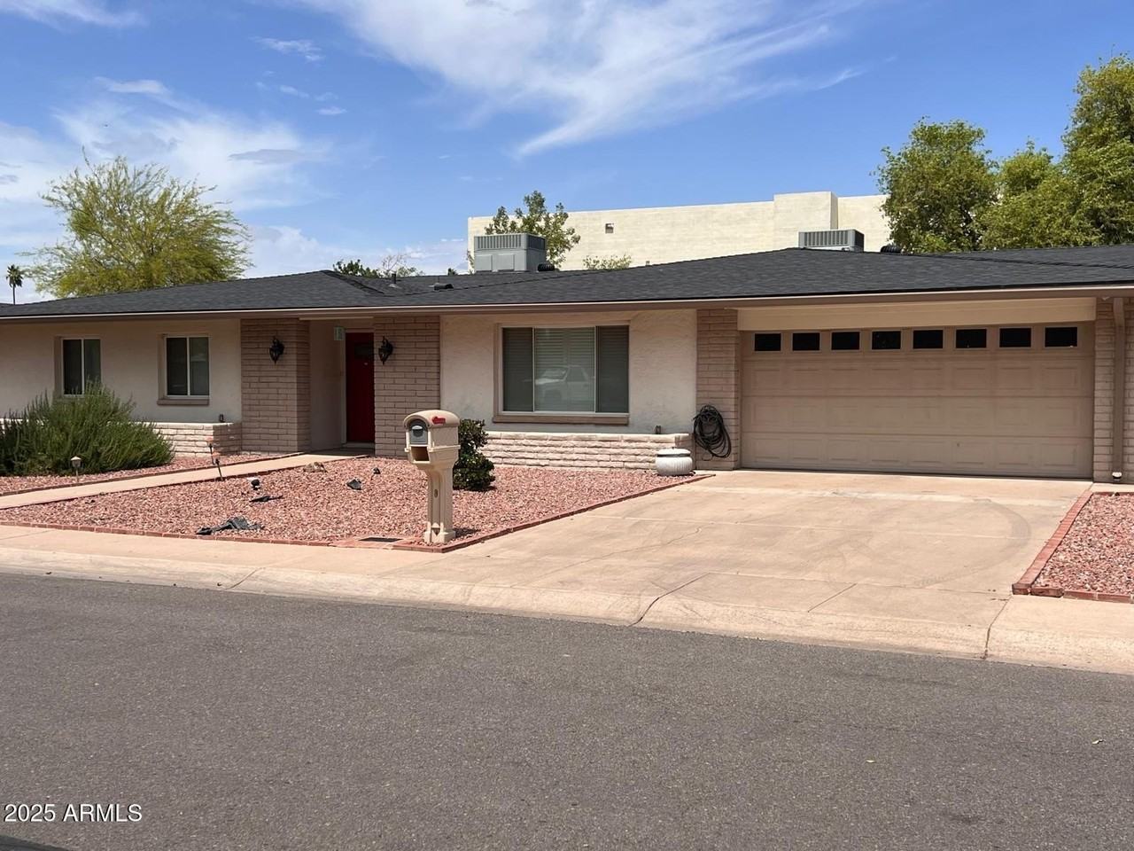 4614 S Kachina Dr - Photo 4 of 33