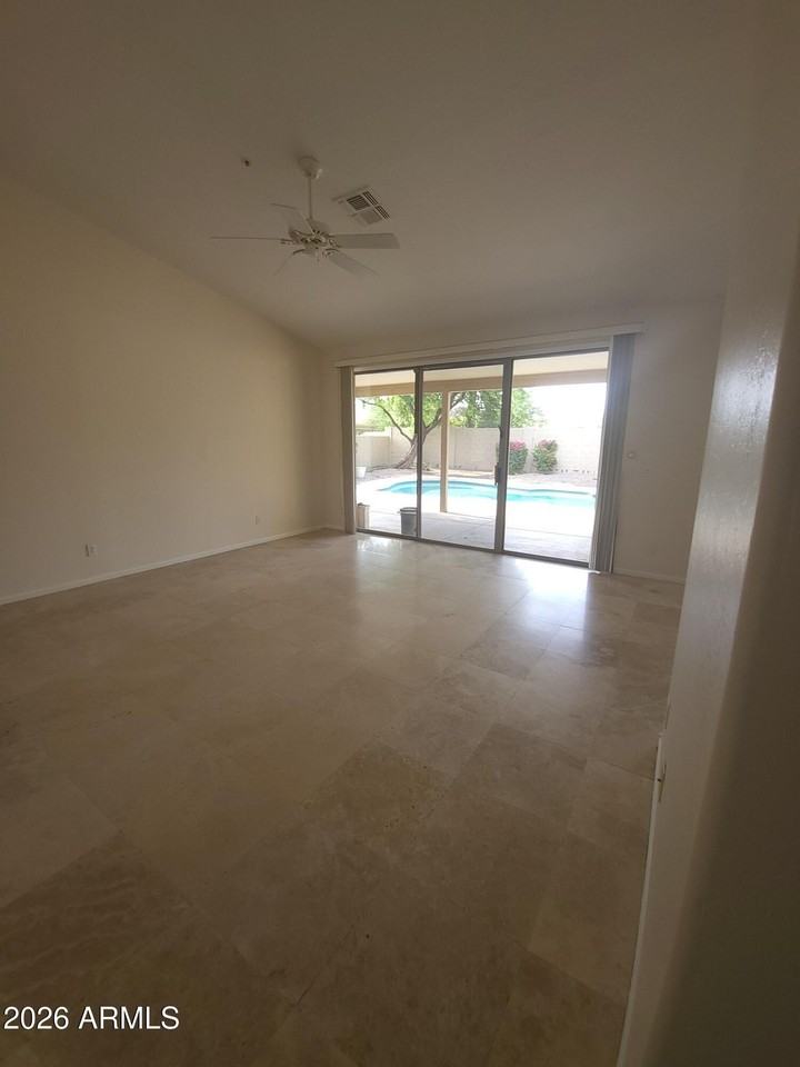 9756 E Pine Valley Rd - Photo 4 of 24
