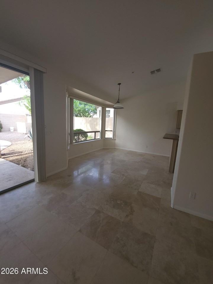 9756 E Pine Valley Rd - Photo 7 of 24