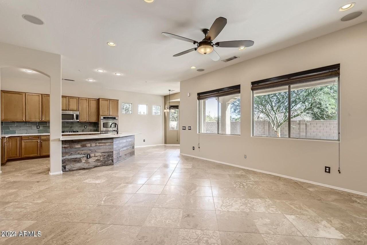30899 N 125th Dr - Photo 4 of 5