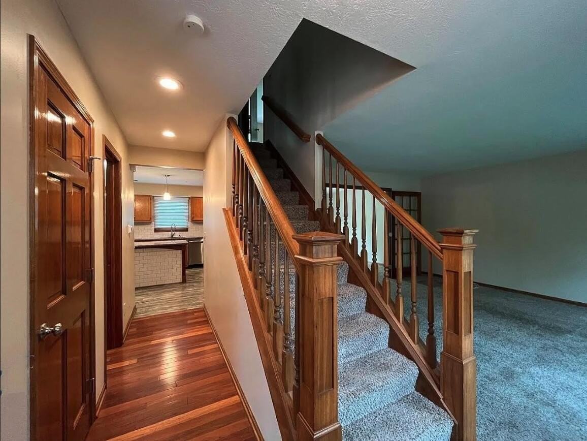 440 Taylor Ave - Photo 2 of 15