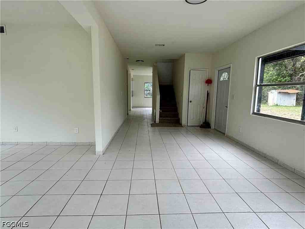 2150 Panama Ave - Photo 4 of 43