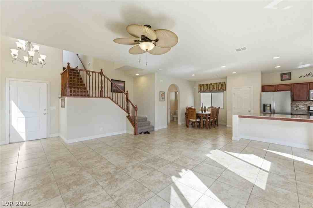 32 Lily Grove Rd - Photo 6 of 50