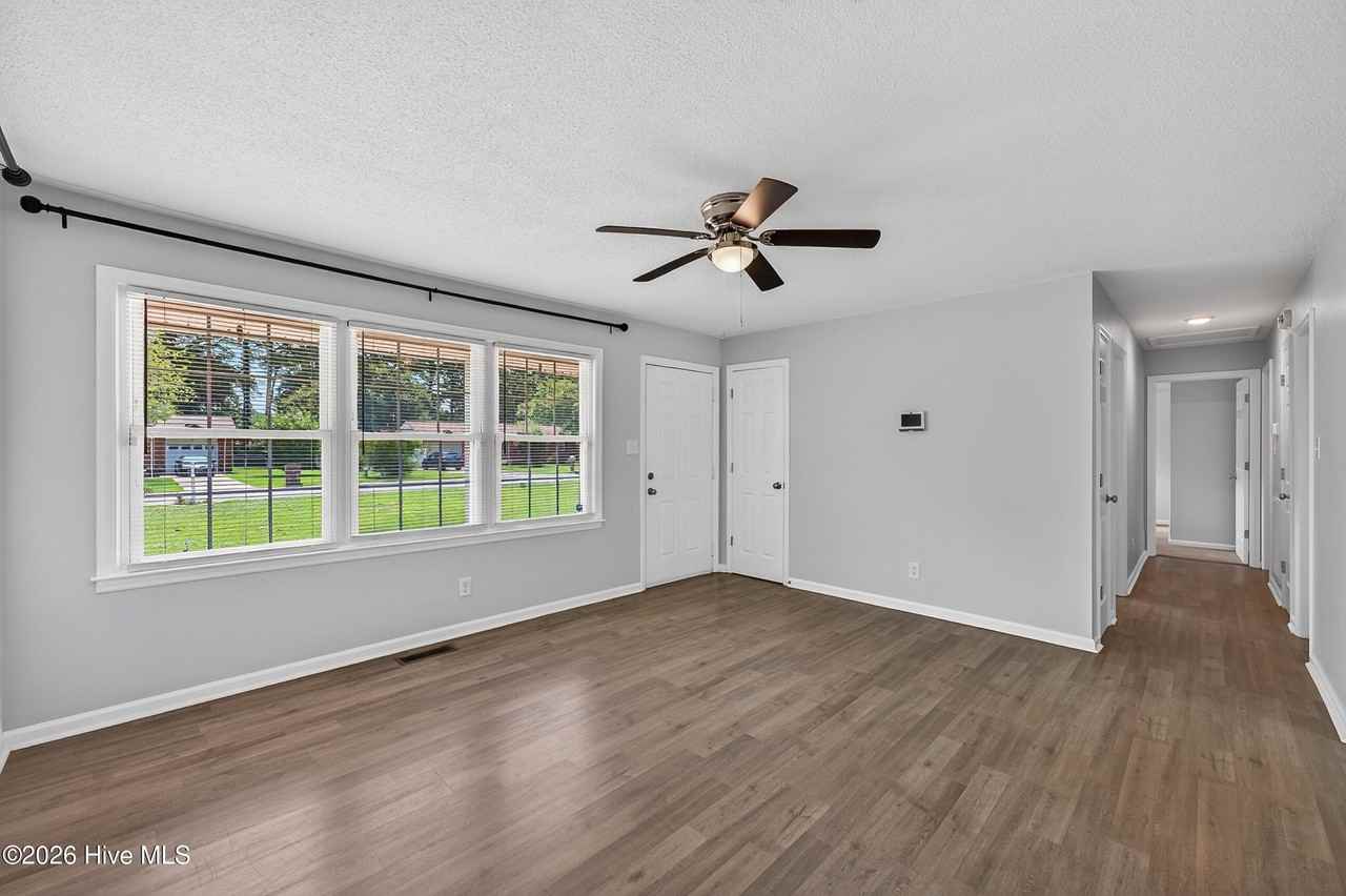 2527 Country Club Rd - Photo 5 of 24