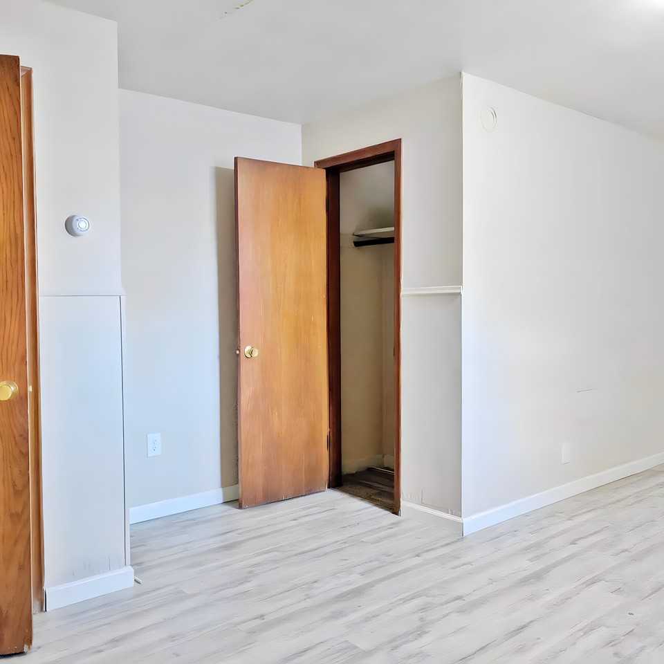 Fremont 3619 - Photo 6 of 14