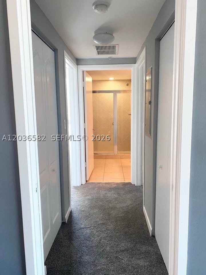 335 Biscayne Blvd #4200 - Photo 7 of 28