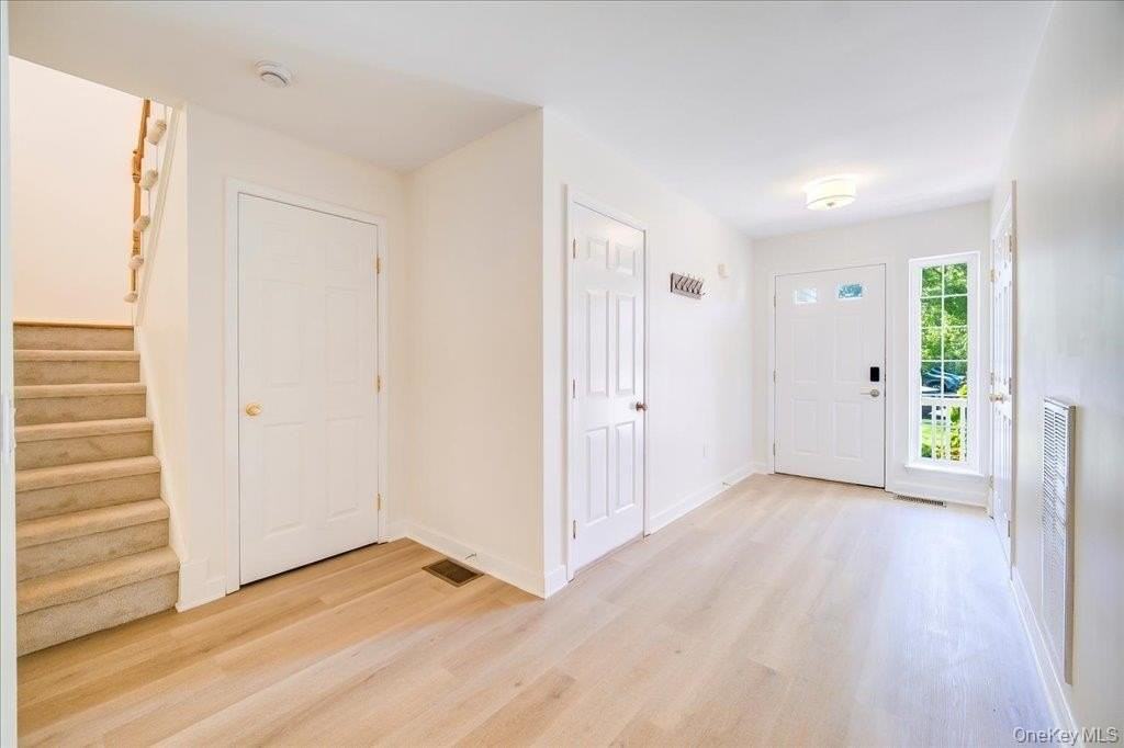 6204 High Ridge Ct - Photo 3 of 50