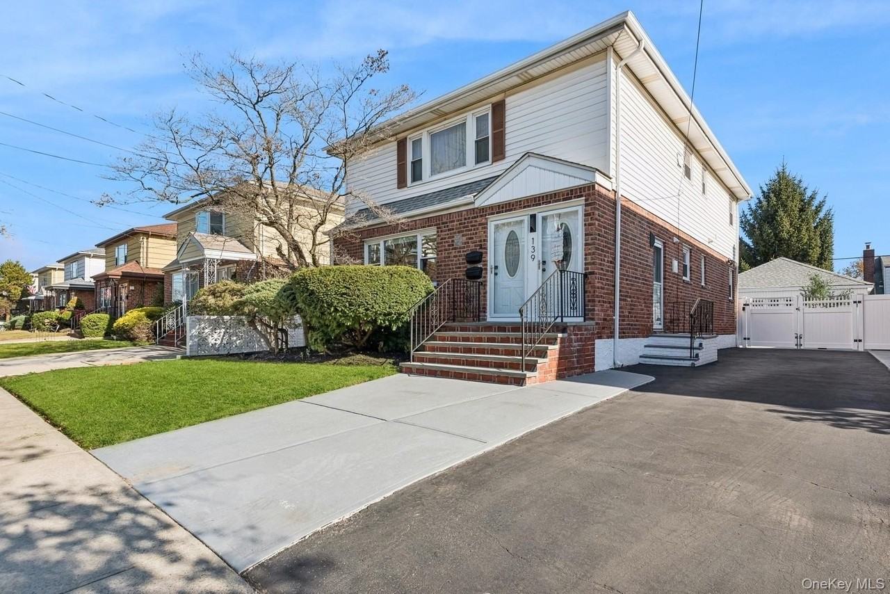 139 Gibson Blvd - Photo 2 of 29