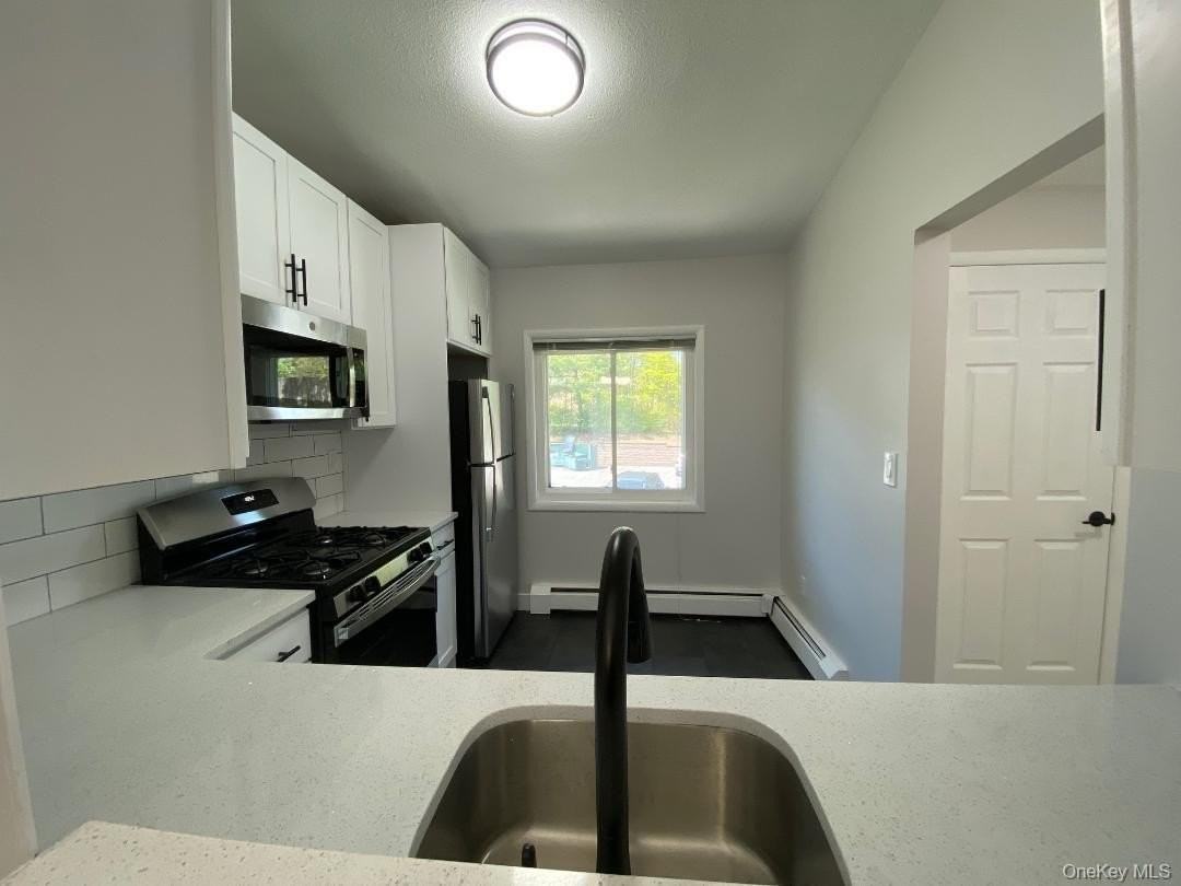 85 N Middletown Rd #E3 - Photo 5 of 20