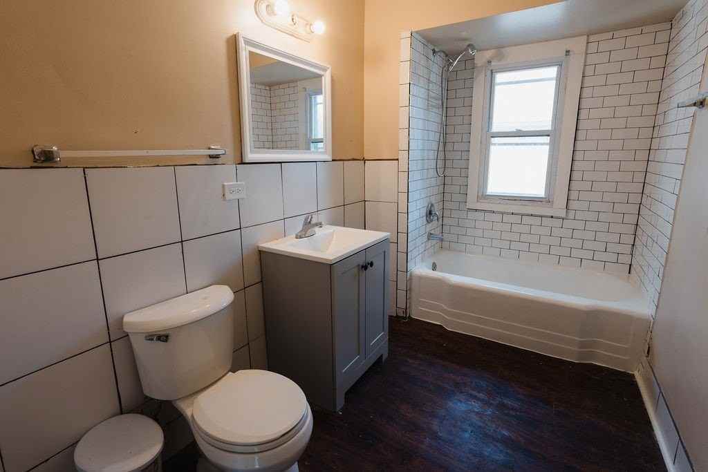714 Helmholz Ave #2 - Photo 4 of 13