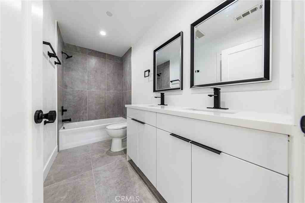 10810 Hesby St #10810 - Photo 5 of 27
