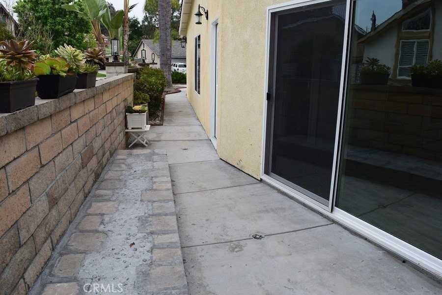 27431 Via Amistoso - Photo 7 of 10