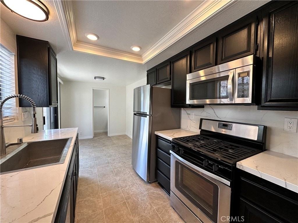 16592 Jib Cir #B - Photo 4 of 18
