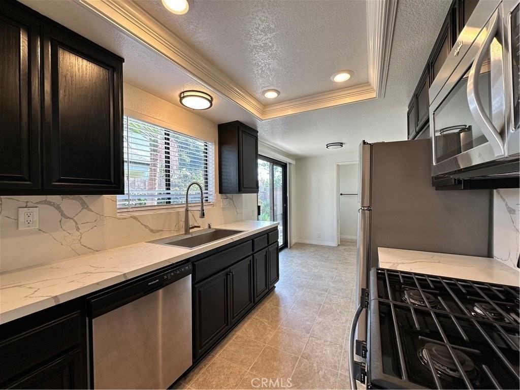 16592 Jib Cir #B - Photo 5 of 18