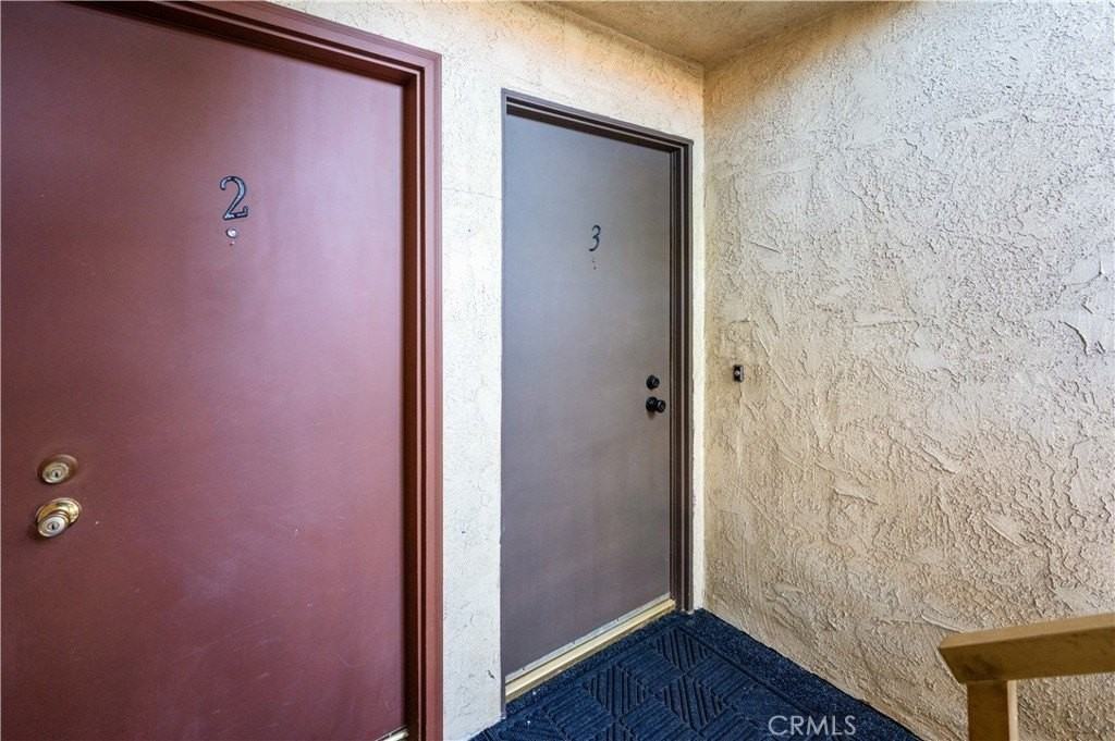 972 W 14th St #3 - Photo 3 of 25