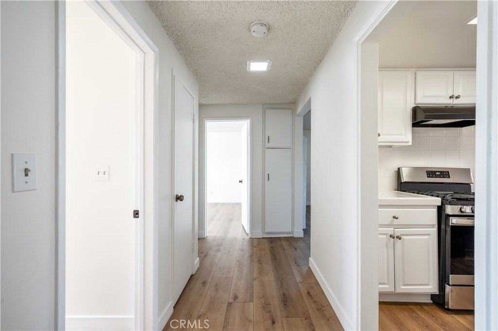 972 W 14th St #3 - Photo 4 of 25