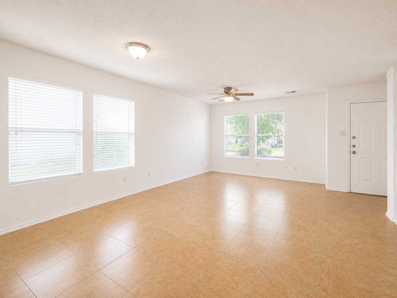 3608 Willow Creek Trl - Photo 4 of 28