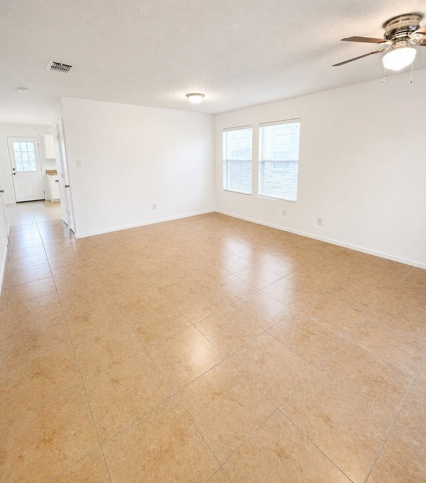 3608 Willow Creek Trl - Photo 5 of 28