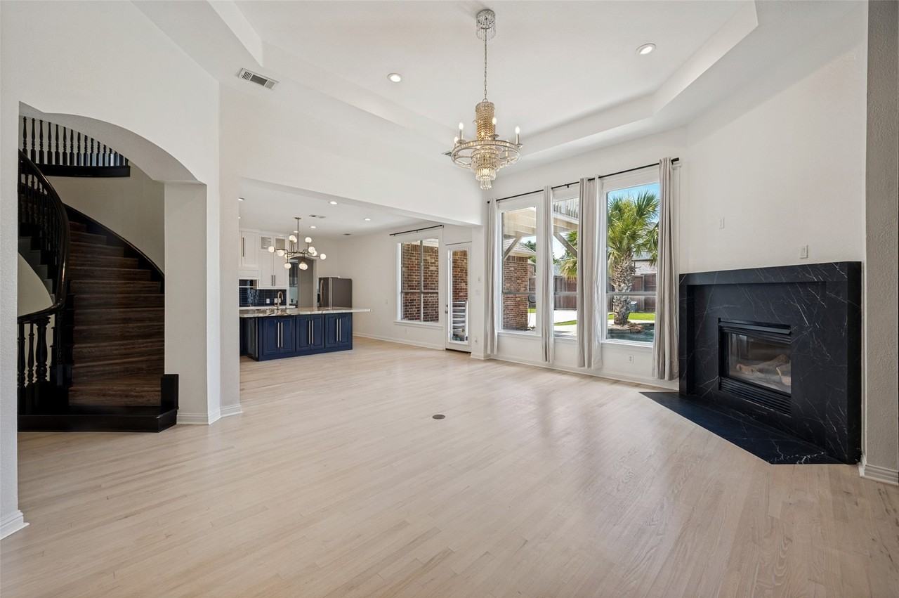 1419 Biltmore Ct - Photo 5 of 36