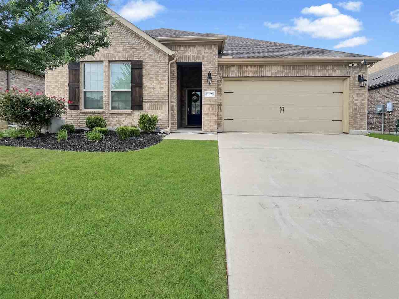 11229 Yellow Rose Way